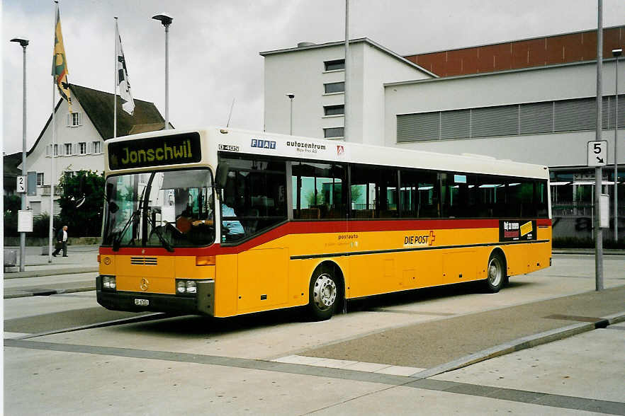 (042'315) - Buner&Schmidt, Jonschwil - SG 67'653 - Mercedes am 30. Juli 2000 beim Bahnhof Wil