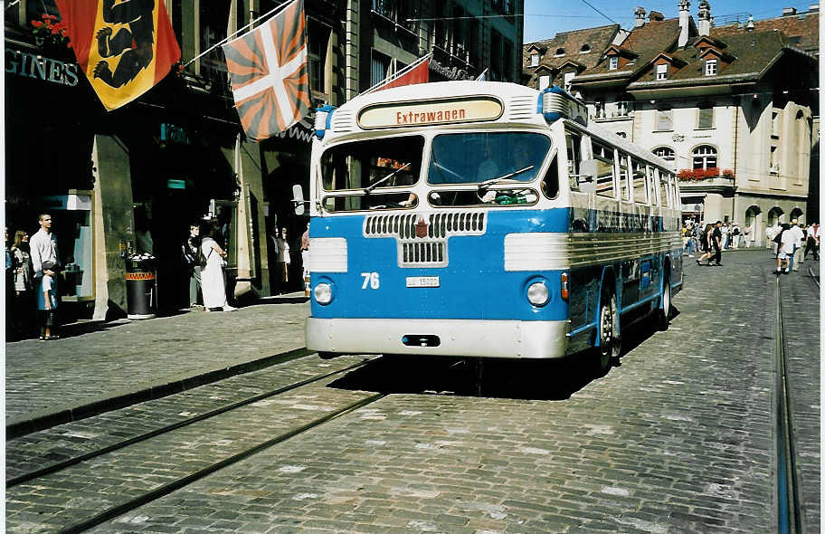 (042'510) - VBL Luzern - Nr. 76/LU 15'020 - Twin Coach am 12. August 2000 in Bern, Brenplatz
