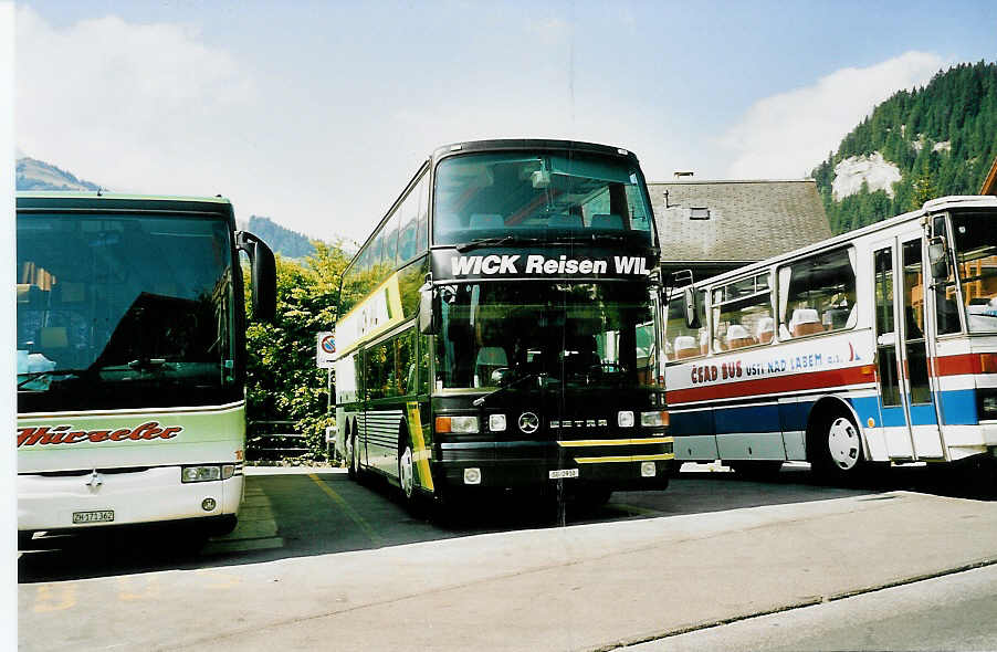 (042'533) - Wick, Wil - SG 2910 - Setra am 13. August 2000 in Adelboden, Landstrasse