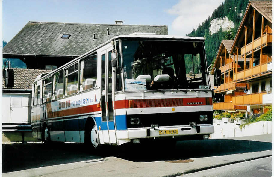 (042'534) - Aus der Tschechoslowakei: CSAD - MOA-70-64 - Karosa am 13. August 2000 in Adelboden, Landstrasse
