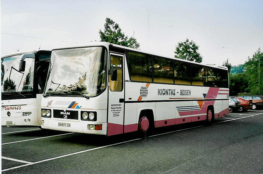 (042'631) - Aus Deutschland - Kiontke, Pauscha - NMB-X 296 - MAN am 19. August 2000 in Thun, Seestrasse