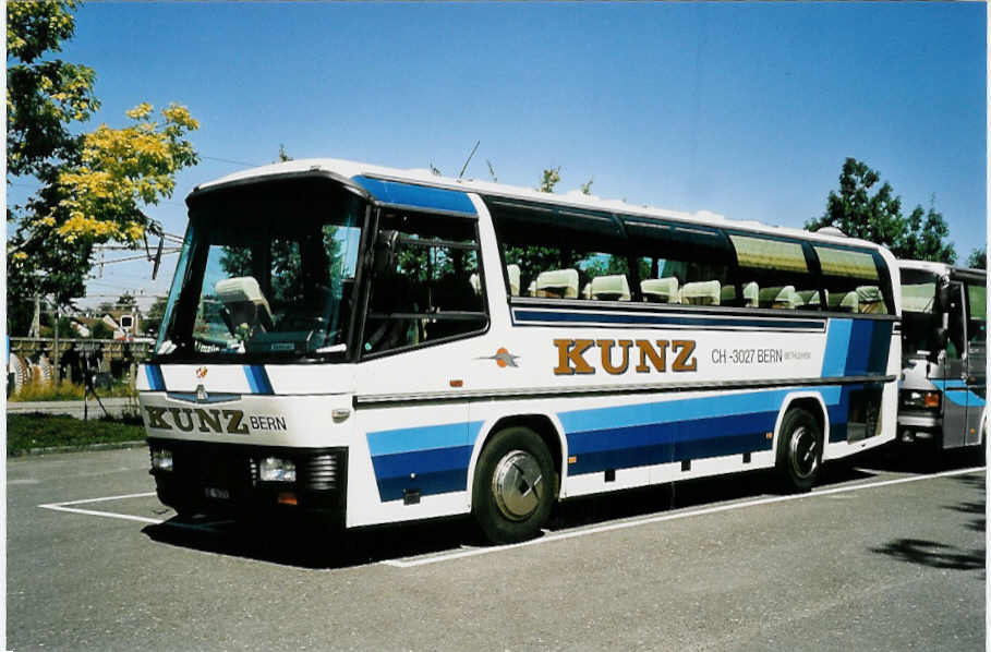 (042'703) - Kunz, Bern - BE 96'370 - Neoplan am 24. August 2000 in Thun, Seestrasse