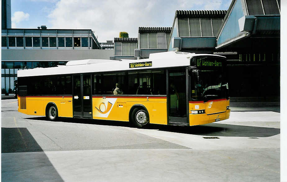 (043'019) - Steiner, Ortschwaben - Nr. 14/BE 22'822 - Volvo/Hess am 1. September 2000 in Bern, Postautostation