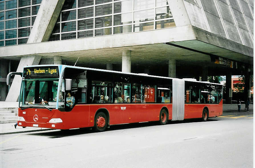 (043'105) - VB Biel - Nr. 142/BE 560'142 - Mercedes am 6. September 2000 in Biel, Kongresshaus