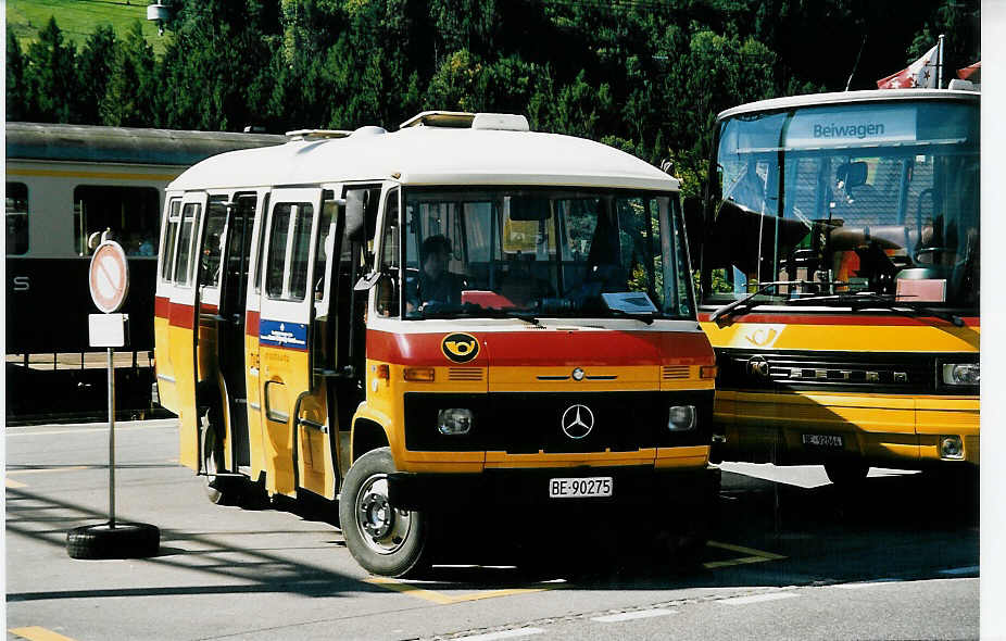 (043'201) - Geiger, Adelboden - Nr. 10/BE 90'275 - Mercedes am 10. September 2000 beim Bahnhof Reichenbach