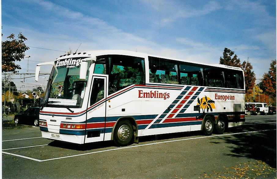 (043'634) - Aus England: Emblings, Cambridgeshire - ECL 730 - Scania/Irizar am 25. Oktober 2000 in Thun, Seestrasse