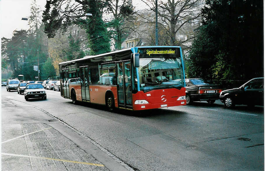 (044'001) - VB Biel - Nr. 125/BE 560'125 - Mercedes am 2. Dezember 2000 in Biel, Mhlebrcke