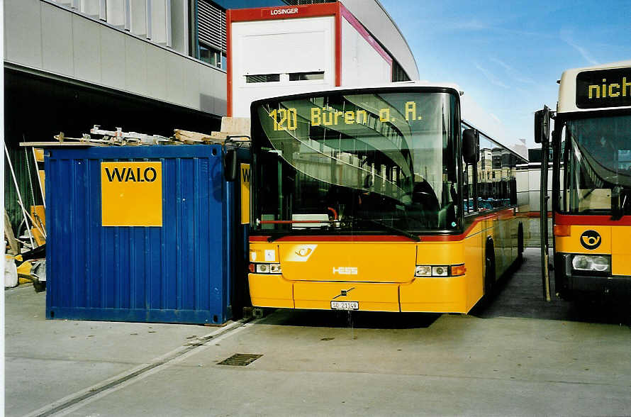 (044'024) - Steiner, Messen - SO 21'149 - Volvo/Hess am 11. Dezember 2000 in Bern, Postautostation