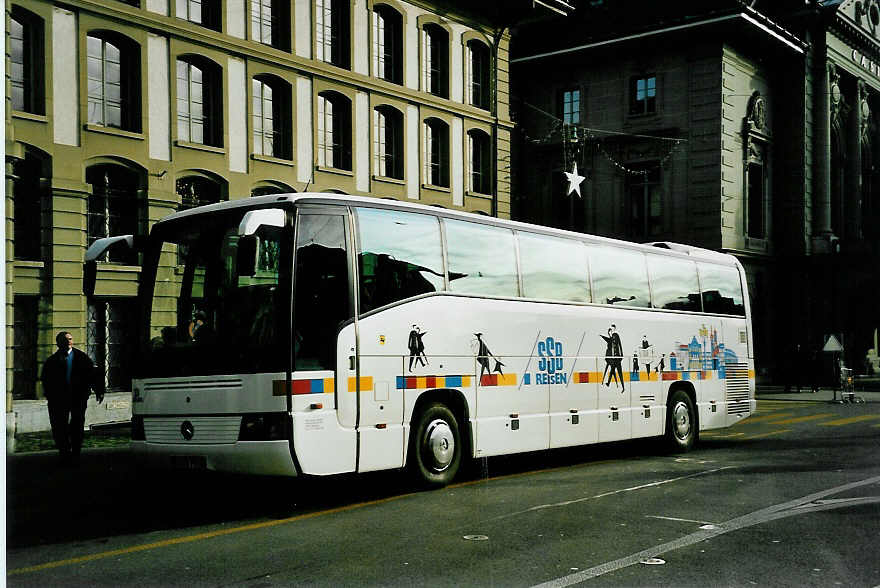 (044'033) - Aus Deutschland: SSB Stuttgart - S-SB 7900 - Mercedes am 11. Dezember 2000 in Bern, Bundeshaus