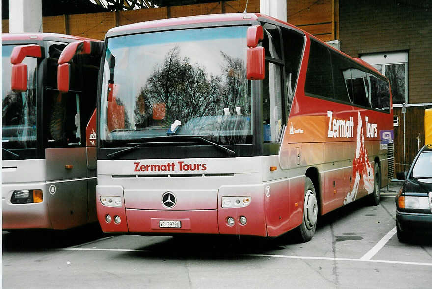 (044'116) - BVZ Brig - Nr. 7/VS 39'790 - Mercedes am 22. Dezember 2000 in Thun, Grabengut