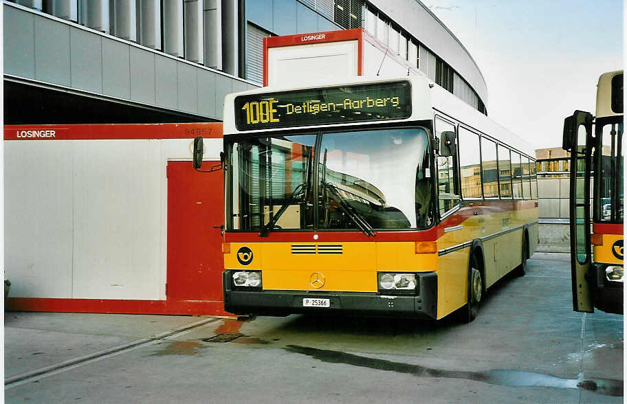 (044'306) - PTT-Regie - P 25'366 - Mercedes/R&J am 28. Dezember 2000 in Bern, Postautostation