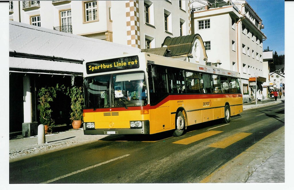 (044'418) - PTT-Regie - P 25'203 - Mercedes am 1. Januar 2001 in Lenzerheide, Post