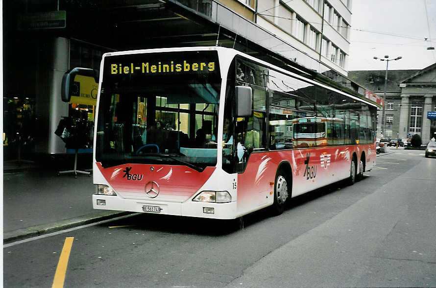 (044'801) - BGU Grenchen - Nr. 15/BE 561'743 - Mercedes am 17. Februar 2001 beim Bahnhof Biel (Einsatz ABM)