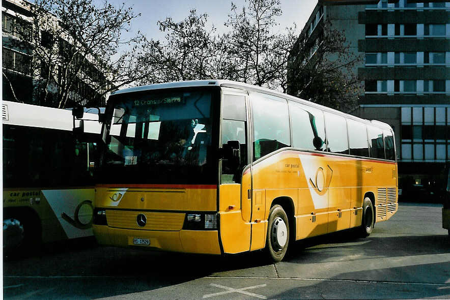 (044'823) - Mabillard, Lens - VS 12'529 - Mercedes am 20. Februar 2001 beim Bahnhof Sion