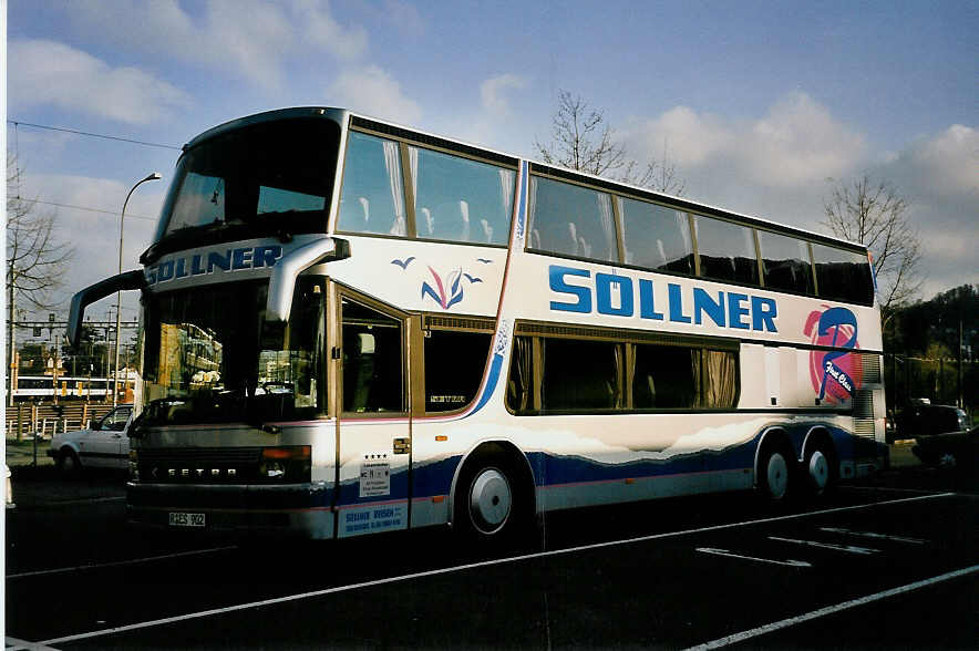 (045'719) - Aus Deutschland: Sllner, Regensburg - R-ES 902 - Setra am 14. April 2001 in Thun, Seestrasse