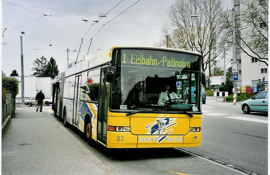 (045'822) - VB Biel - Nr. 83 - NAW/Hess Gelenktrolleybus am 19. April 2001 in Biel, Mhlestrasse