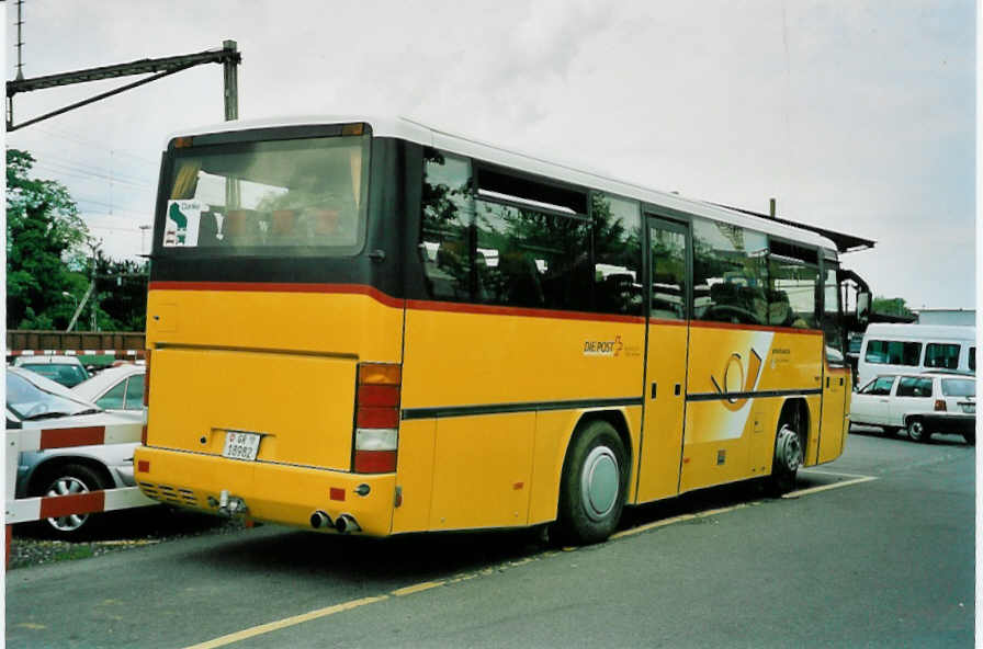 (046'612) - Buchli, Versam - GR 18'982 - Neoplan am 14. Mai 2001 in Thun, CarTerminal