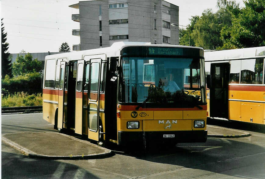 (047'807) - Schwizer, Goldach - SG 11'043 - MAN/Hess (ex Zehnder, Ltisburg) am 10. Juli 2001 beim Bahnhof Arbon