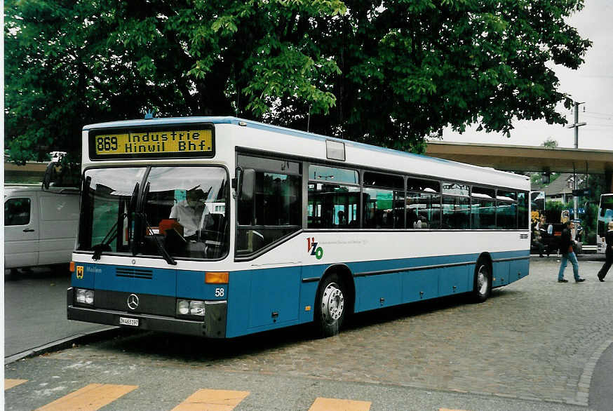 (047'918) - VZO Grningen - Nr. 58/ZH 463'197 - Mercedes (ex Schneider, Meilen Nr. 11; ex VBZ Zrich Nr. 206) am 12. Juli 2001 beim Bahnhof Wetzikon