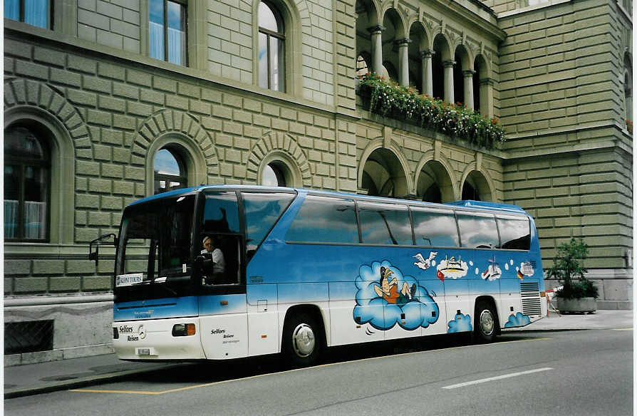 (048'025) - Selfors, Meiringen - BE 380'466 - Mercedes am 16. Juli 2001 in Bern, Bundeshaus