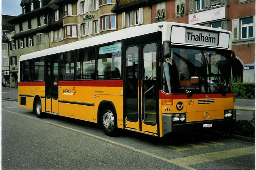 (048'135) - Voegtlin-Meyer, Brugg - Nr. 76/AG 6975 - Mercedes/Hess am 17. Juli 2001 beim Bahnhof Brugg