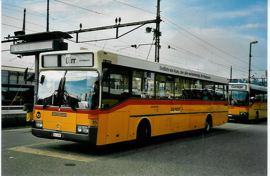(048'204) - Geissmann, Mellingen - Nr. 15/AG 6298 - Mercedes am 17. Juli 2001 beim Bahnhof Brugg