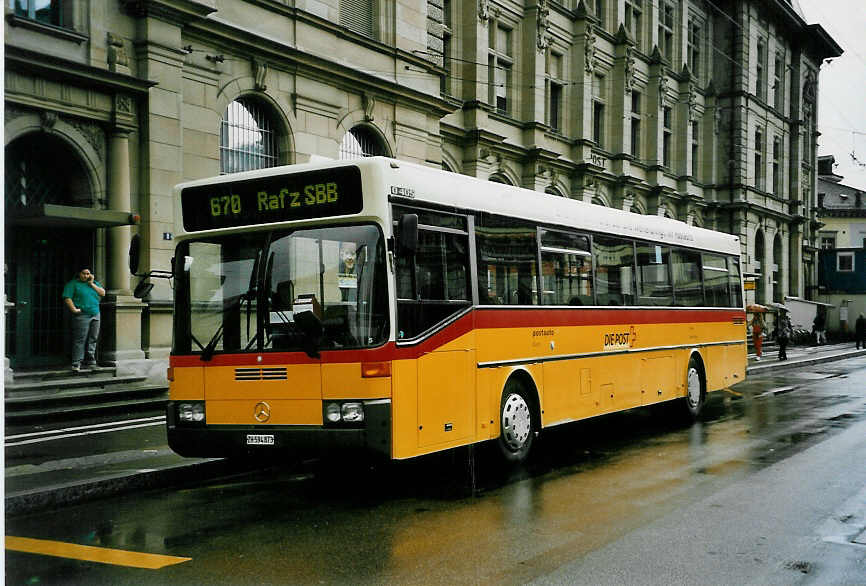 (048'502) - Moser, Flaach - Nr. 5/ZH 594'873 - Mercedes am 18. Juli 2001 beim Hauptbahnhof Winterthur