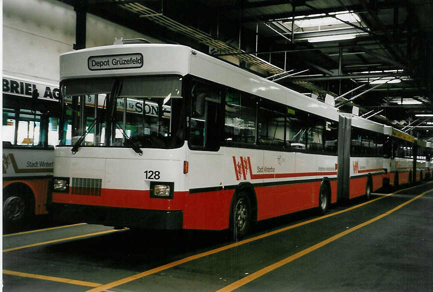 (048'532) - WV Winterthur - Nr. 128 - Saurer/FHS Gelenktrolleybus am 18. Juli 2001 in Winterthur, Depot Grzefeld