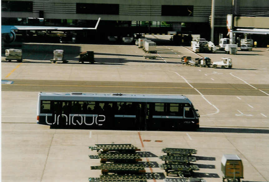 (048'627) - Flughafen, Zrich - Nr. 14 - NAW/Hess am 18. Juli 2001 in Zrich, Flughafen
