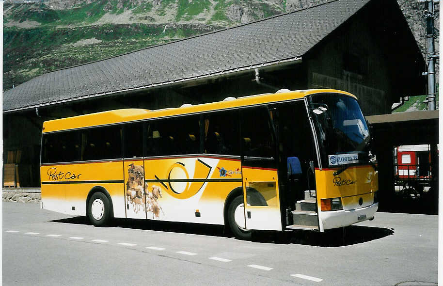 (048'717) - AVG Grindelwald - Nr. 26/BE 268'737 - Vetter am 23. Juli 2001 beim Bahnhof Andermatt
