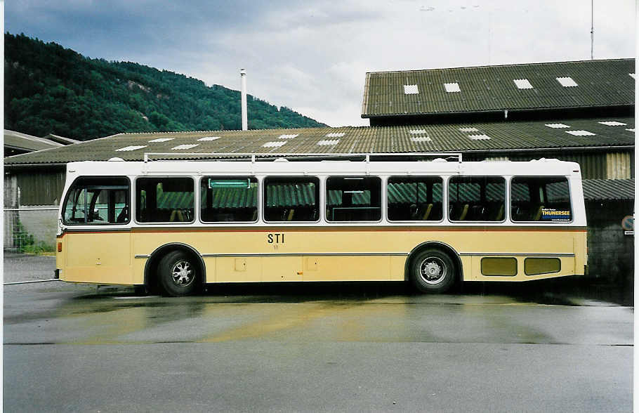 (049'001) - STI Thun - Nr. 49 - Saurer/R&J am 8. August 2001 in Thun, Garage