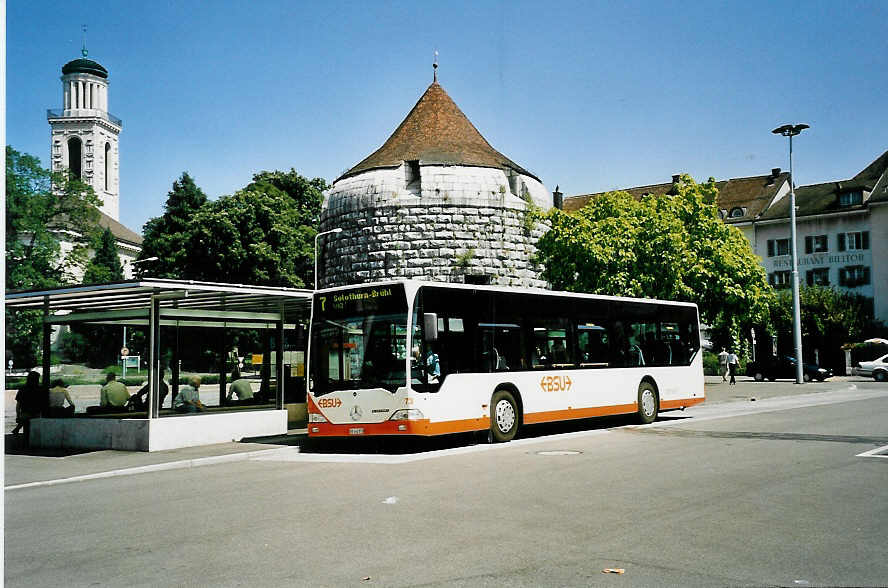 (049'034) - BSU Solothurn - Nr. 73/SO 142'073 - Mercedes am 18. August 2001 in Solothurn, Amthausplatz