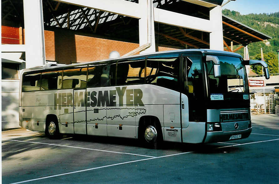 (049'602) - Aus Deutschland: Hermesmeyer, Paderborn - PB-EE 65 - Mercedes am 3. September 2001 in Thun, Grabengut