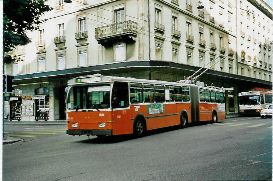 (049'724) - TPG Genve - Nr. 631 - FBW/Hess Gelenktrolleybus am 17. September 2001 in Genve, Place du Pont