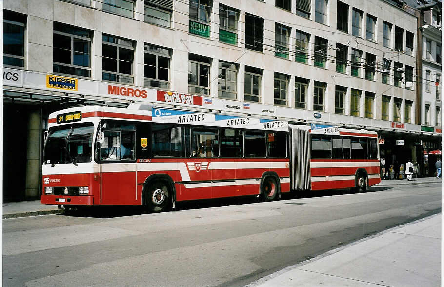(049'918) - VB Biel - Nr. 135/BE 446'135 - Volvo/R&J am 1. Oktober 2001 in Biel, Guisanplatz