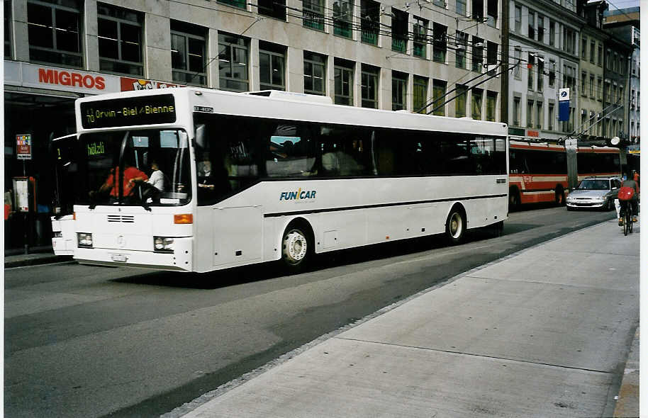 (049'928) - Funi-Car, Biel - Nr. 1/BE 117'301 - Mercedes am 1. Oktober 2001 in Biel, Guisanplatz