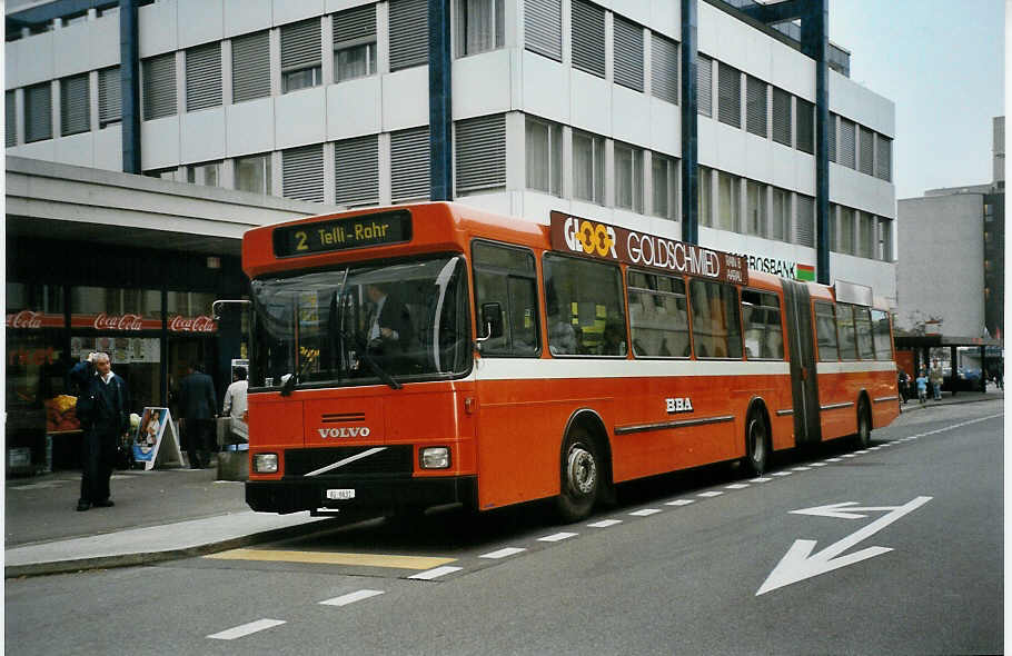 (050'403) - BBA Aarau - Nr. 131/AG 6631 - Volvo/Hess am 18. Oktober 2001 beim Bahnhof Aarau