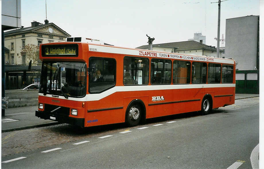 (050'411) - BBA Aarau - Nr. 139/AG 19'939 - Volvo/Hess am 18. Oktober 2001 beim Bahnhof Aarau
