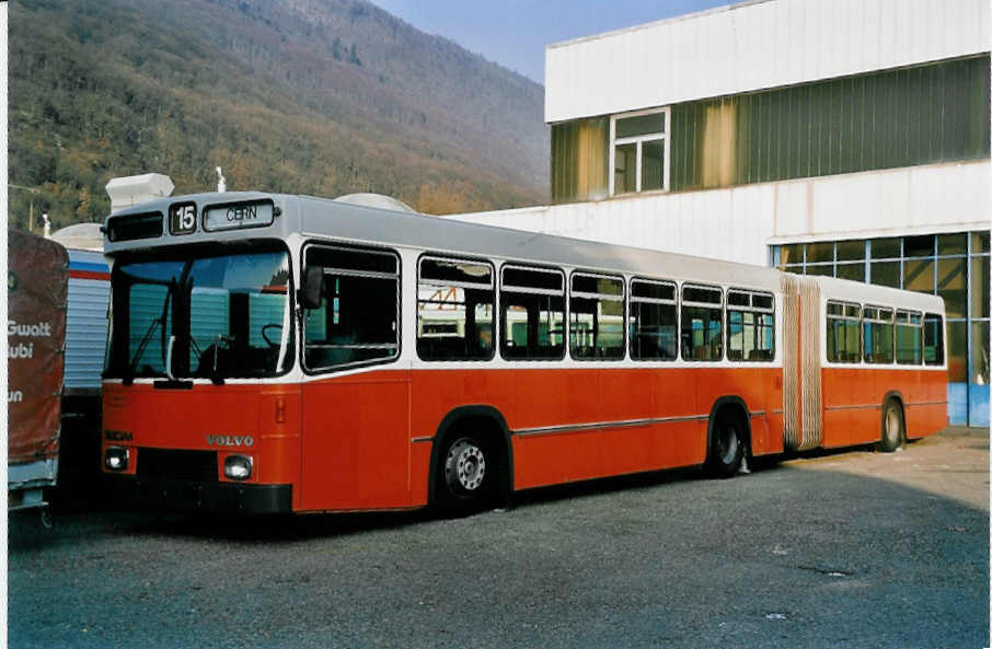 (050'826) - TPG Genve - Nr. 182 - Volvo/R&J-Hess am 15. Dezember 2001 in Biel, BTR