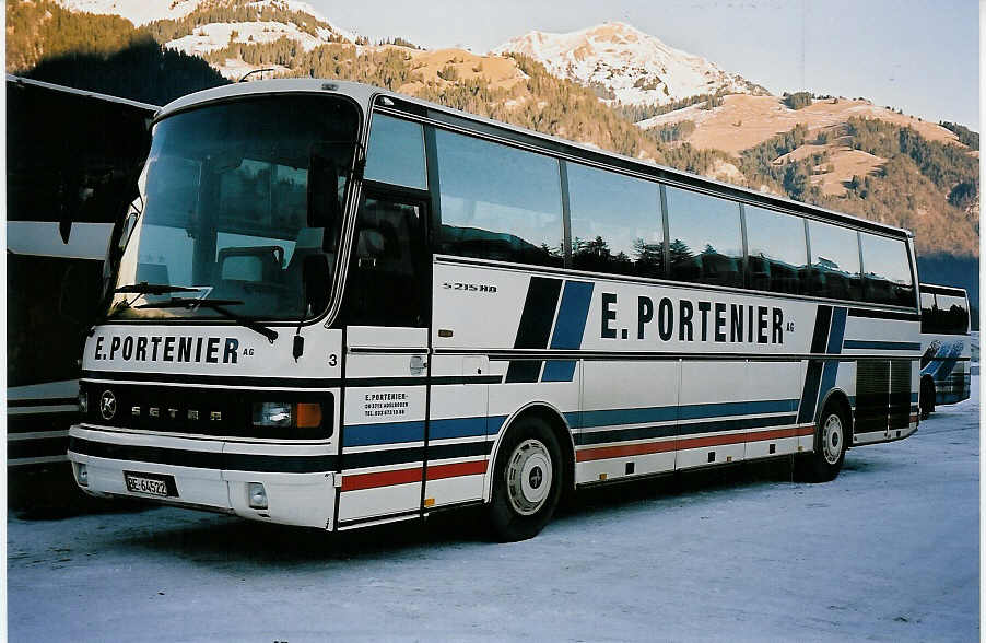 (051'410) - Portenier, Adelboden - Nr. 3/BE 64'522 - Setra am 6. Januar 2002 in Frutigen, Flugplatz