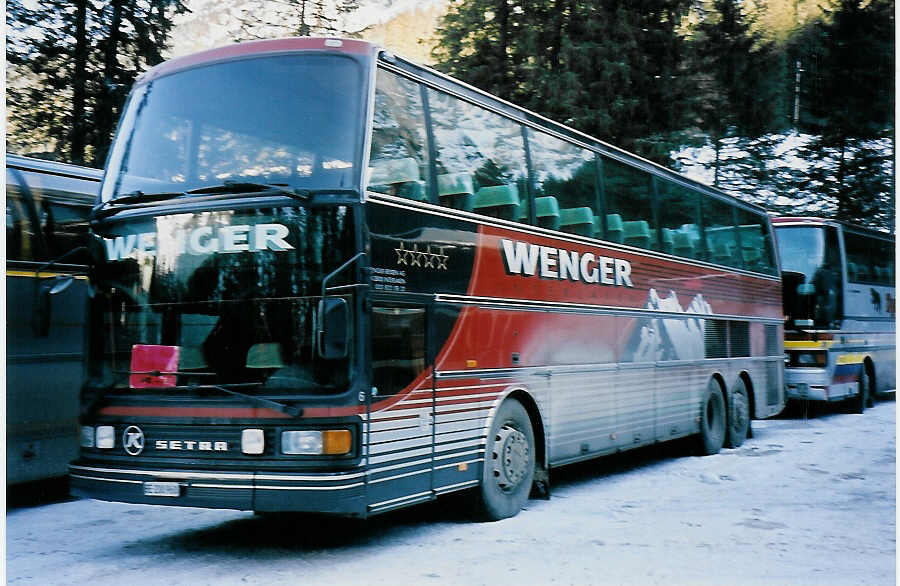 (051'426) - Wenger, Interlaken - Nr. 6/BE 200'960 - Setra am 6. Januar 2002 in Adelboden, Unter dem Birg