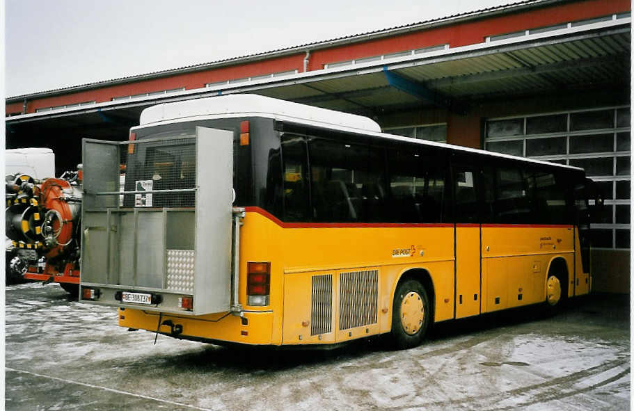 (051'527) - Kbli, Gstaad - BE 308'737 - Volvo am 7. Januar 2002 in Langenthal, Calag