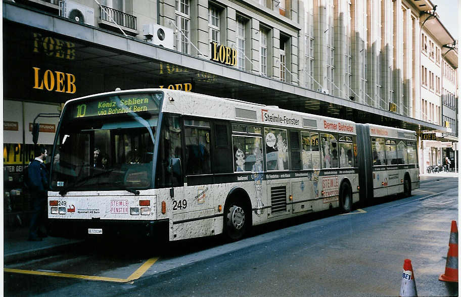 (051'806) - SVB Bern - Nr. 249/BE 518'249 - Van Hool am 4. Februar 2002 beim Bahnhof Bern