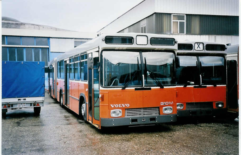 (052'137) - TPG Genve - Nr. 185 - Volvo/R&J-Hess am 23. Februar 2002 in Biel, BTR