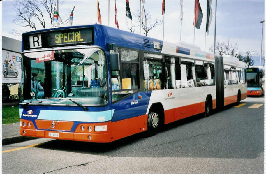 (052'323) - TPG Genve - Nr. 360/GE 96'732 - Volvo am 17. Mrz 2002 in Genve, Palexpo