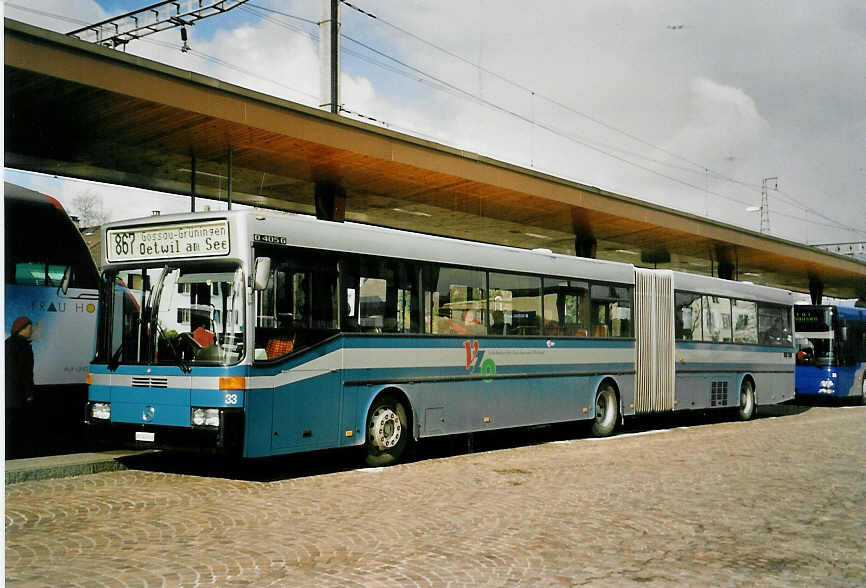 (052'508) - VZO Grningen - Nr. 33/ZH 242'633 - Mercedes am 23. Mrz 2002 beim Bahnhof Wetzikon