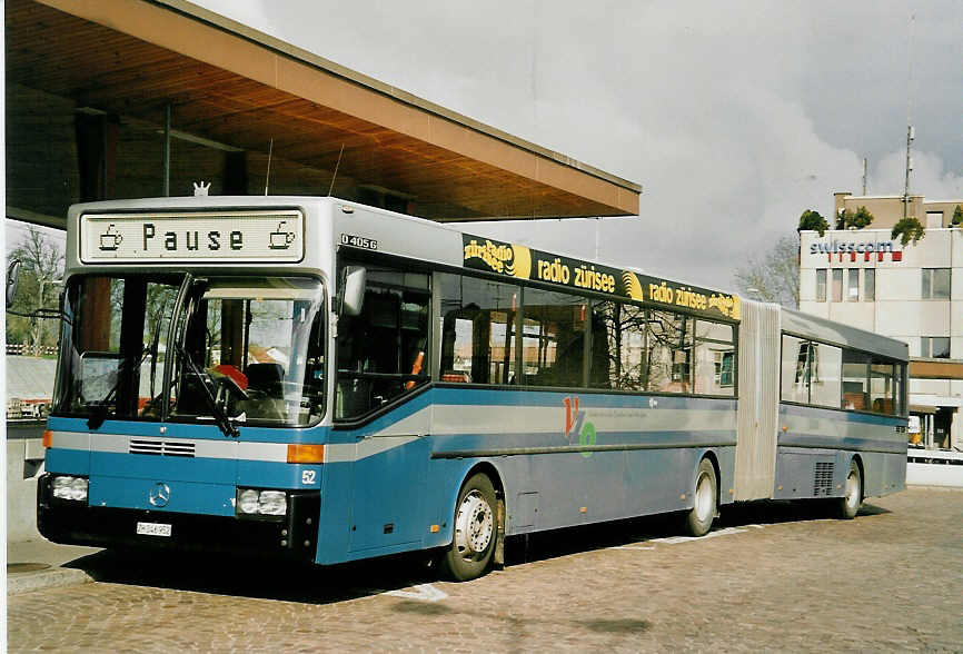 (052'510) - VZO Grningen - Nr. 52/ZH 246'952 - Mercedes am 23. Mrz 2002 beim Bahnhof Wetzikon