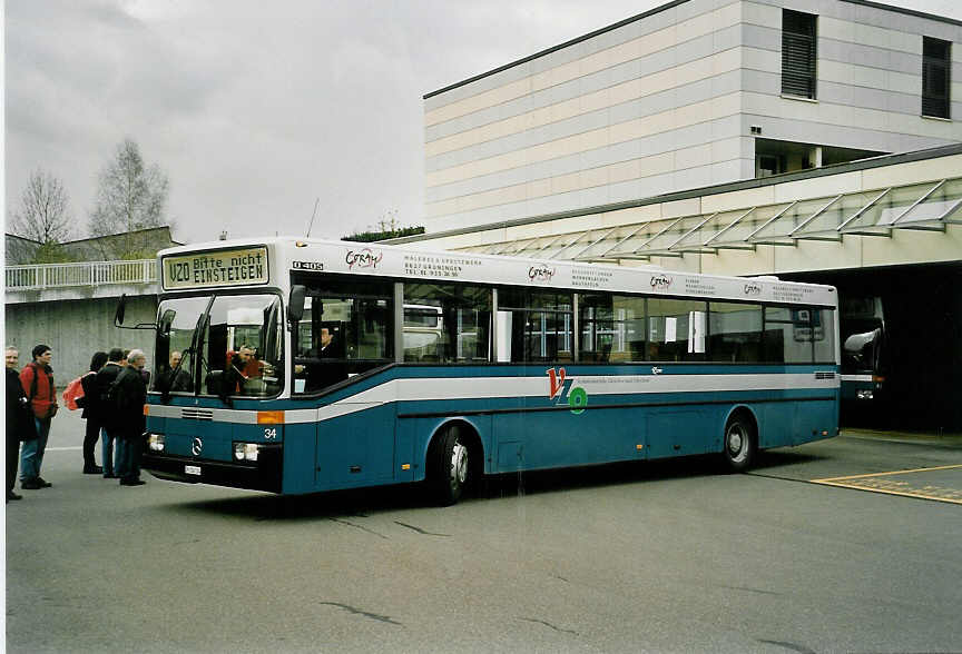 (052'602) - VZO Grningen - Nr. 34/ZH 124'134 - Mercedes am 23. Mrz 2002 in Grningen, Garage