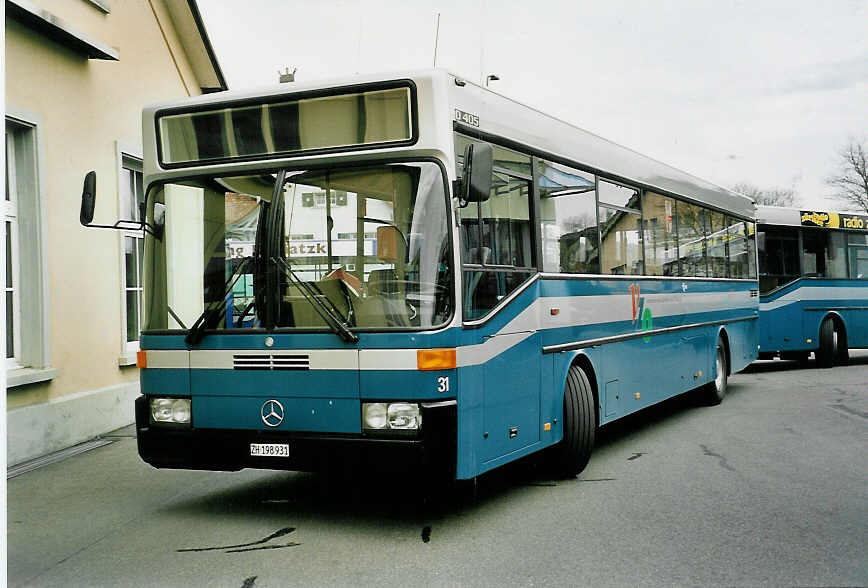(052'605) - VZO Grningen - Nr. 31/ZH 198'931 - Mercedes am 23. Mrz 2002 in Grningen, Garage