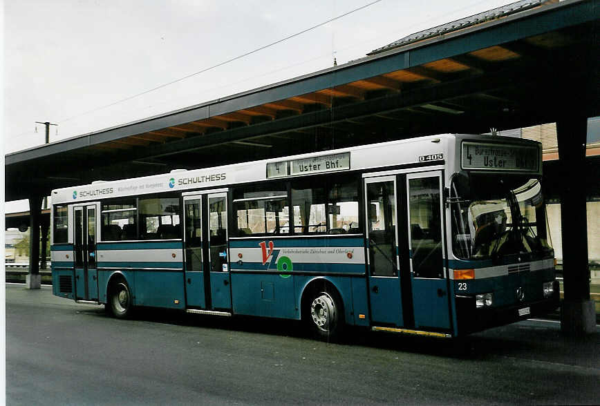 (052'608) - VZO Grningen - Nr. 23/ZH 213'223 - Mercedes am 23. Mrz 2002 beim Bahnhof Uster 
